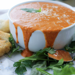 Slow Cooker Creamy Tomato and Basil Soup