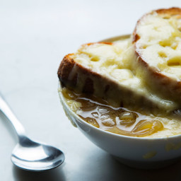 slow-cooker-french-onion-soup-2090650.jpg