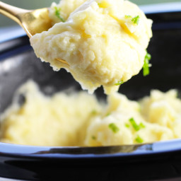 Slow Cooker Garlic Asiago Mashed Potatoes