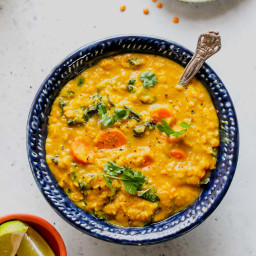 slow-cooker-golden-lentil-soup-vegan-2298548.jpg