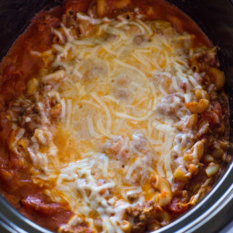 slow cooker ground beef and cheese pasta
