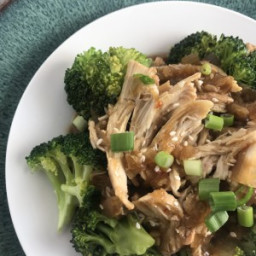 Slow Cooker Honey Sesame Chicken and Broccoli