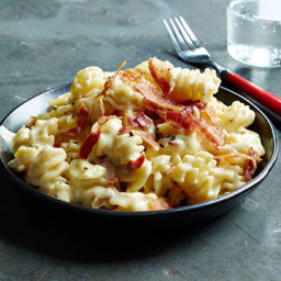 Slow Cooker Mac and Cheese with Bacon