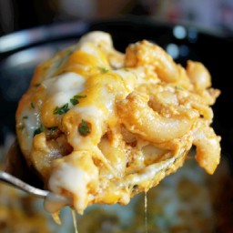 Slow Cooker Macaroni and Cheese with 6 Cheeses