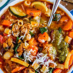 Slow Cooker Minestrone Soup with Pesto