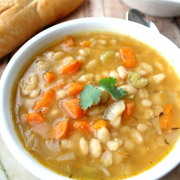 Slow Cooker Navy Bean Soup Recipe