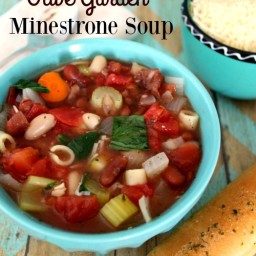 Slow Cooker Olive Garden Minestrone Soup Copycat Recipe