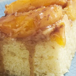 Slow Cooker Peach Upside Down Cake