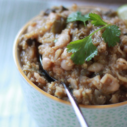 Slow Cooker Quinoa White Chili with Roasted Poblanos