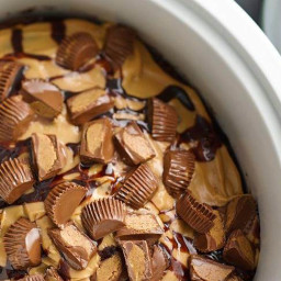 Slow-Cooker Reese's™ Peanut Butter Cup Swirl Cake
