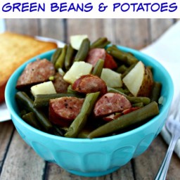 Slow Cooker Sausage, Green Beans and Potato Dinner