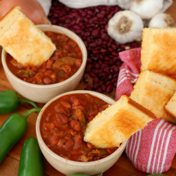 slow-cooker-sprouted-chili-1942312.jpg
