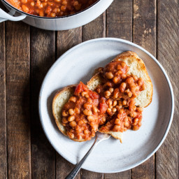 slow-cooker-tomato-white-beans-1956629.jpg