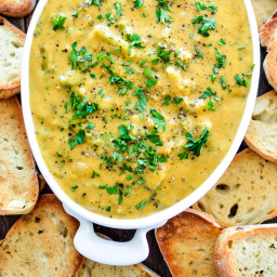 Slow Cooker Broccoli and Cheese Dip