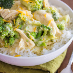 Slow Cooker Creamy Chicken and Broccoli Over Rice