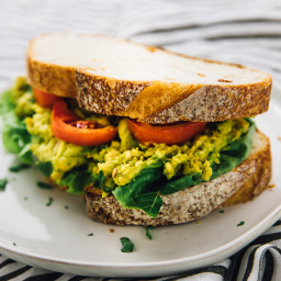 Smashed Chickpea Avocado Sandwich (Lunch Meal Prep)