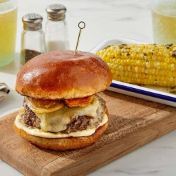Smoked Gouda & Fried Pickle Burger with Corn on the Cob & Garlic-He
