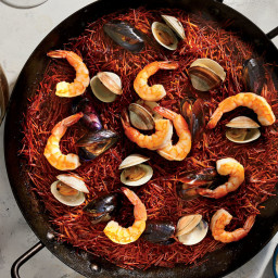 Smoky Fideuà with Shellfish and Garlic Aioli