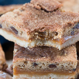 Snickerdoodle Chocolate Chip Caramel Cookie Bars