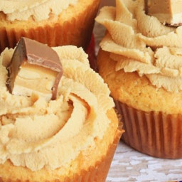 SNICKERS Peanut Butter Cupcakes