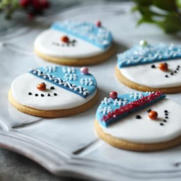 Snowman biscuits (Christmas cookies)