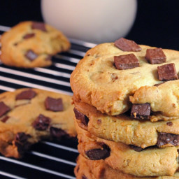 soft-and-chewy-chocolate-chunkcookies-1678576.jpg