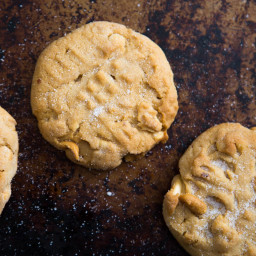 Soft and Crunchy Peanut Butter Cookies Recipe