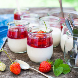 Sour Cream Panna Cotta with Strawberry Compote