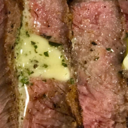 sous-vide-new-york-strip-steak-2870771.jpg
