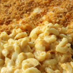 Southern Baked Macaroni and Cheese Casserole