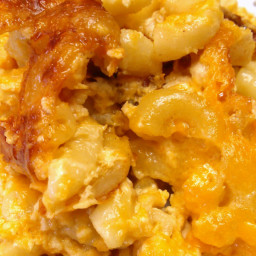 Southern-Style Crock Pot Macaroni and Cheese