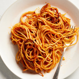 spaghetti-allassassina-spicy-singed-tomato-pasta-3048958.jpg