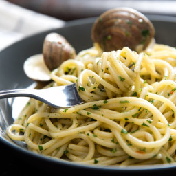Spaghetti alle Vongole in Bianco Recipe