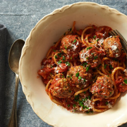 Spaghetti and Drop Meatballs With Tomato Sauce