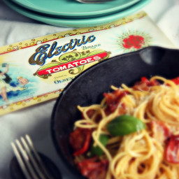 Spaghetti Carbonara with Tomato and Basil