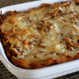 Spaghetti Casserole With Ground Beef and Cheese