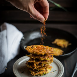 Spaghetti fritters (Frittelle di spaghetti) (About 8-10 small fritters)
