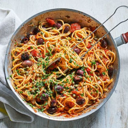 spaghetti-puttanesca-2607517.jpg