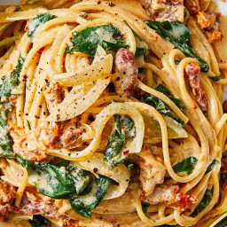 spaghetti-spinach-with-sun-dried-tomato-cream-sauce-2939355.jpg