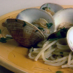 spaghetti-with-clams-1212160.jpg