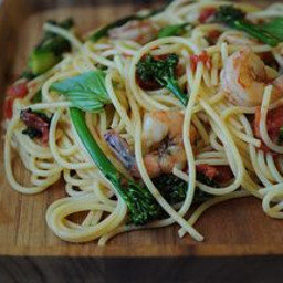 Spaghetti with Shrimp, Broccolini and Basil