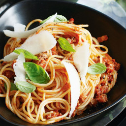Spaghetti with spicy bolognese