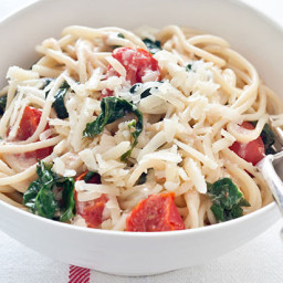 Spaghetti with Spinach, Tomatoes and Goat Cheese