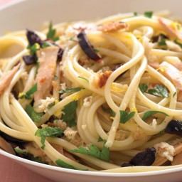 Spaghetti with Tuna, Lemon, and Breadcrumbs