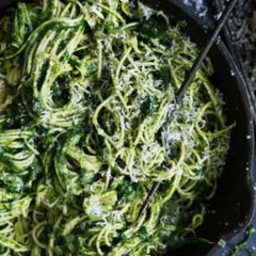Spaghetti with zucchini and spinach