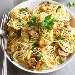 Spaghettini with Mushrooms, Garlic, and Oil