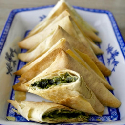 Spanakopita Triangles with Spinach, Leek and Quinoa