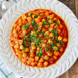 Spanish Chickpeas with Spicy Paprika Tomato Sauce