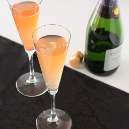 Sparkling Thanksgiving Cocktail For Your Holiday Gathering