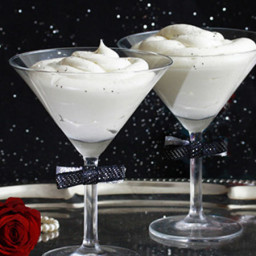Sparkly White Chocolate Mousse for New Year's Eve